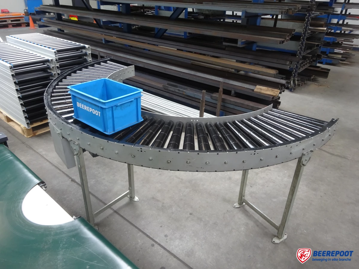 Aangedreven rollenbaanbocht